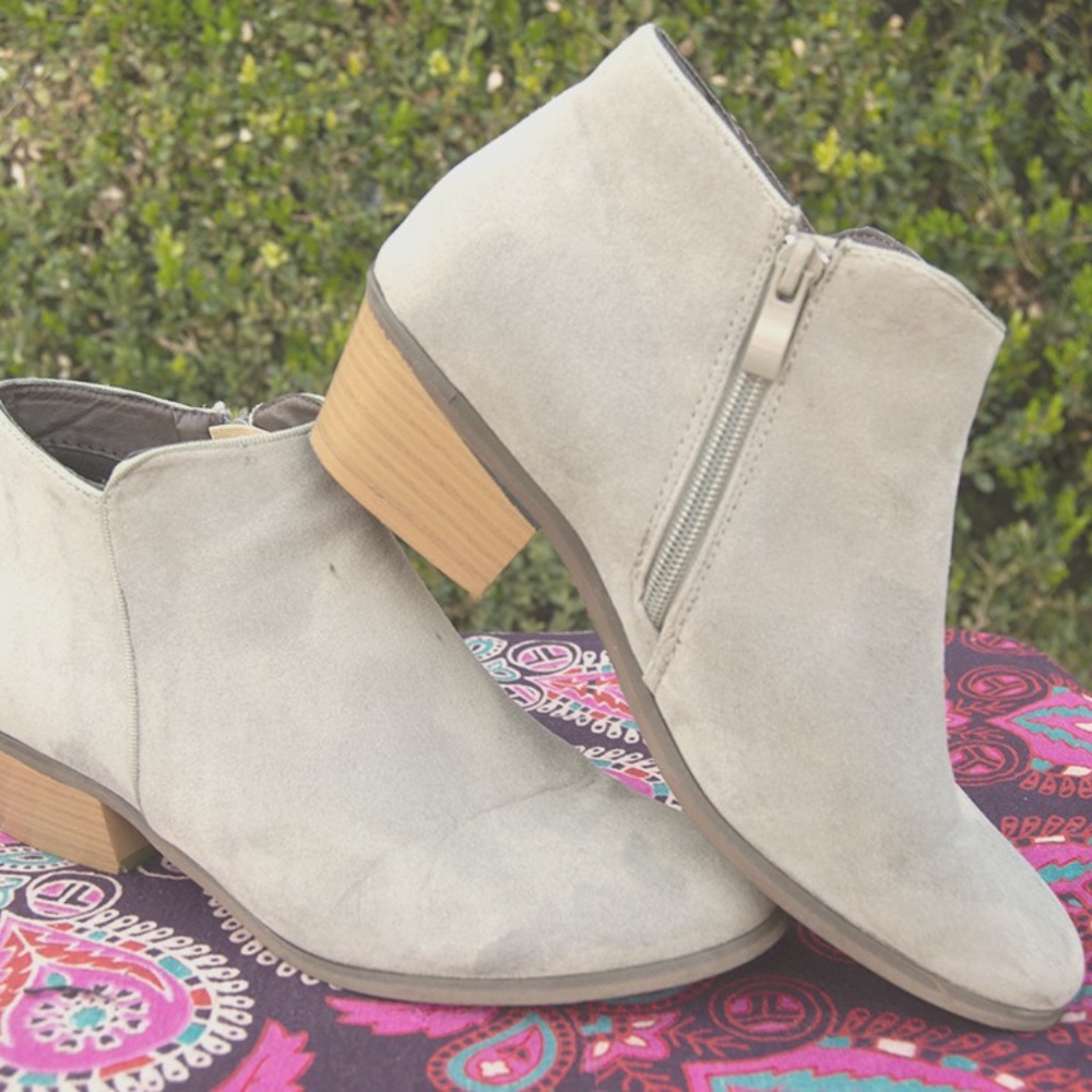 Gray Suede Booties Reneeze Size 8